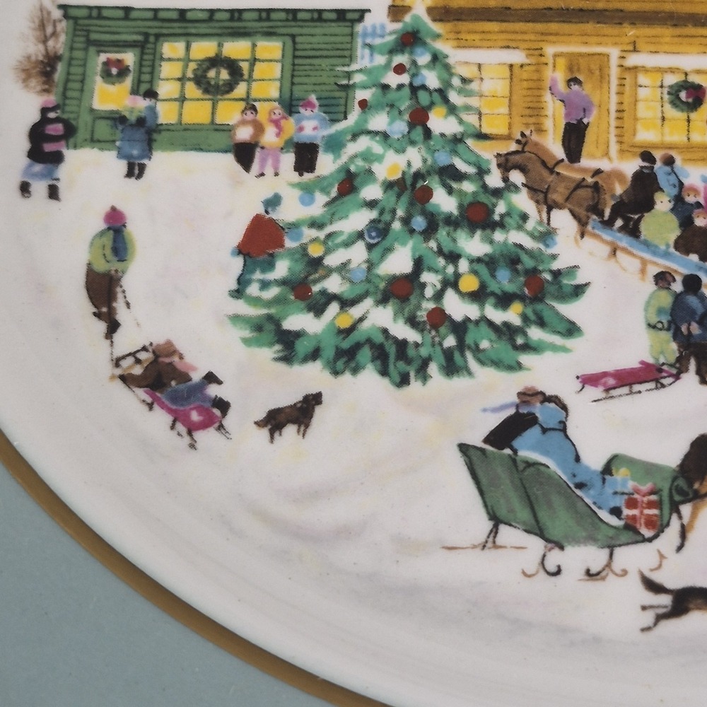 Avon Christmas Plate "Country Christmas" 1980- Vtg 8th Edition 22k gold trim - Picture 10 of 16